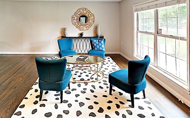 3BR 2BA Remodeled Rosedale House by RedAwning