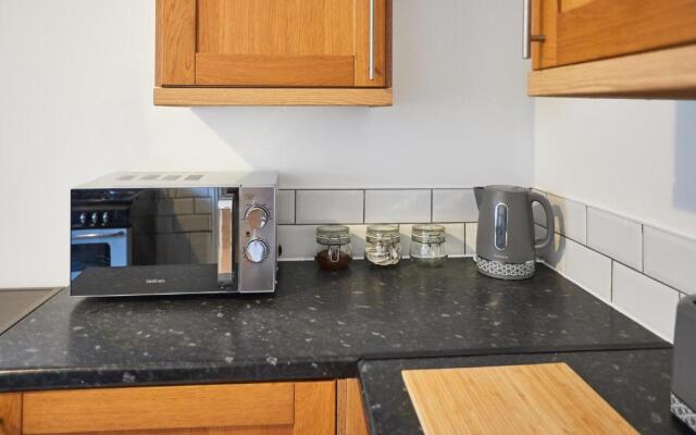 Host Stay Leven Locke