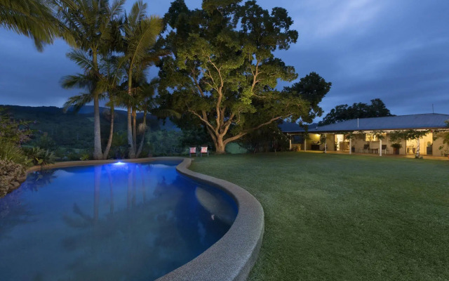 Hillcrest Mountain View Retreat