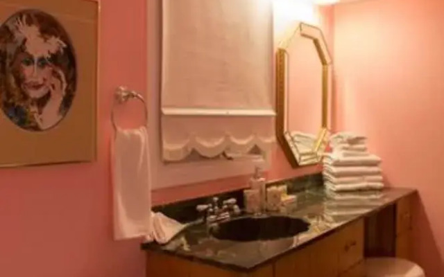 Sleepy Creek Country Manor