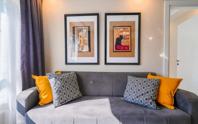 Missafir Modern Flat Near Hadrian s Gate