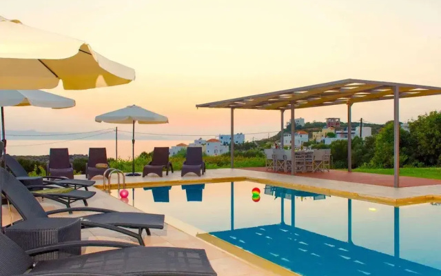 Sparkling Villa in Acrotiri with Private Pool near Sea Beach