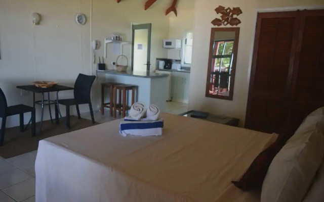 Muriavai Bungalows