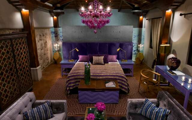 Mil Flores Luxury Design Hotel