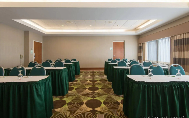 Holiday Inn Manchester Airport by IHG
