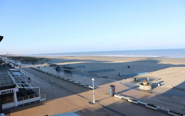 Apartment in Nieuwpoort With sea View