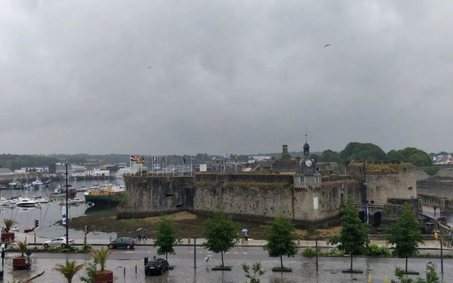 Les Grands Voyageurs