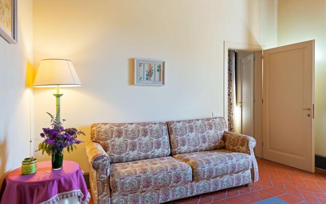 Graceful Apartment in San Miniato with Swimming Pool