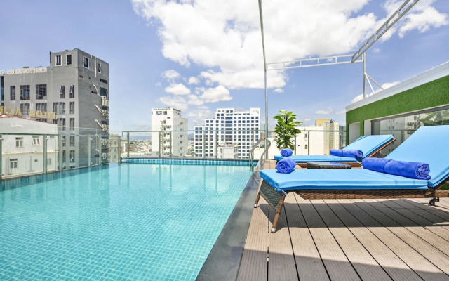 Celina Hotel & Apartment