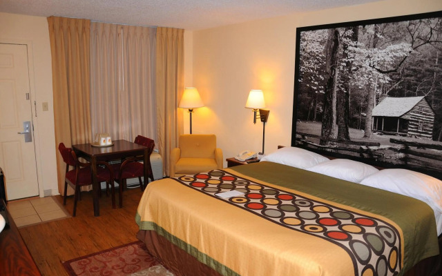 Super 8 By Wyndham Lamar