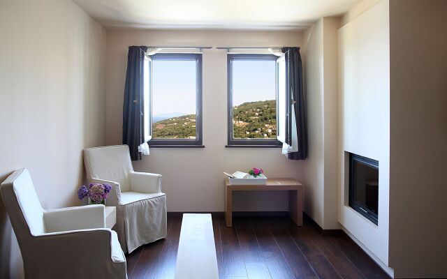 Theta Hotel