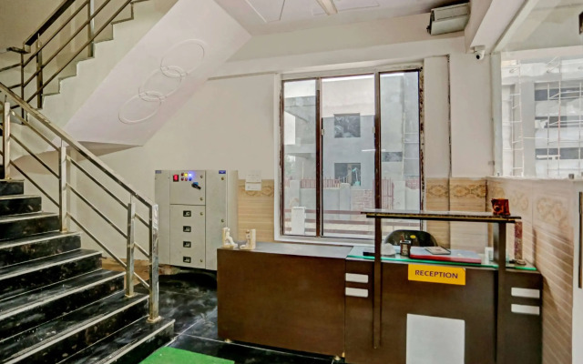 Hotel Black Bird by OYO Rooms