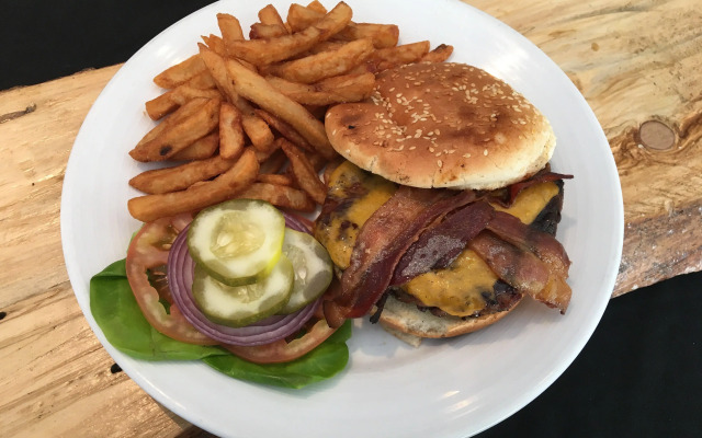 Holiday Inn Montreal Longueuil by IHG