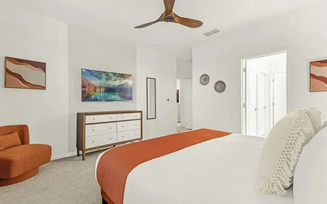 Upstay - Guest Home w Cinema Theme Rooms