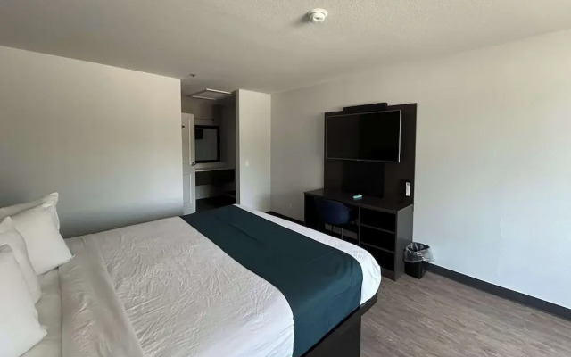 Motel 6 Lake Elsinore, CA