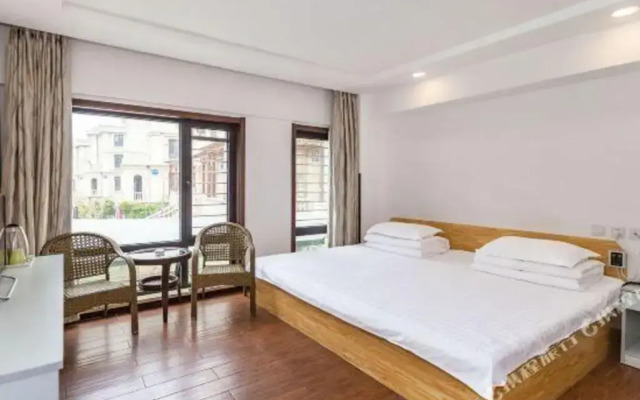 Dalian No.1 Theme Hotel
