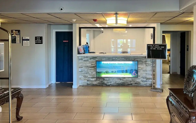 Studio 6 Suites Springfield, OH