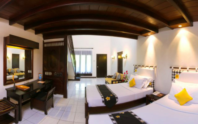 Legian Beach Hotel