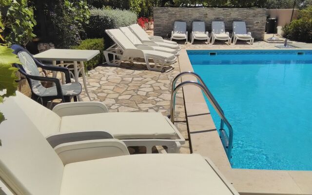 Luton Apartment Zadar Kozino Heating Pool & Jacuzzi