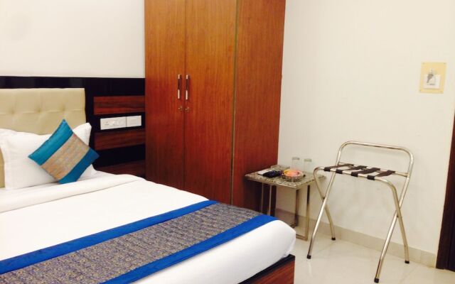 Hotel Sai Village Cyber Park