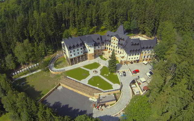 SPA Hotel Zámek Lužec