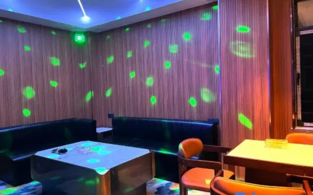 Haiyun Jia Hotel (Danzhou Baimajing Town Majing Night Market) – Entertainment – Danzhou