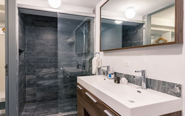 Casai Gorgeous 2 BR Apt With Rooftop