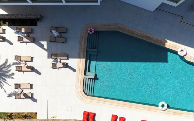 PHEIA, Vriniotis Resorts