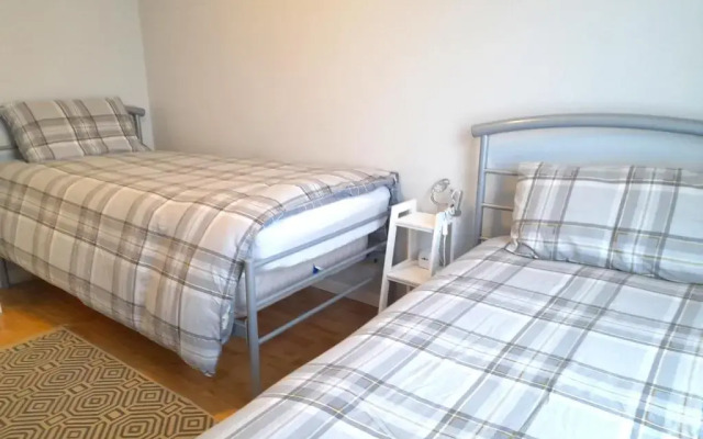 Excellent Location -Central Belfast - Parking - 4 Beds