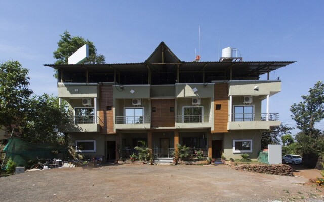 OYO 10236 Strawberry Homes