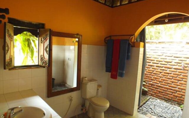 Shanti Loka Hotel