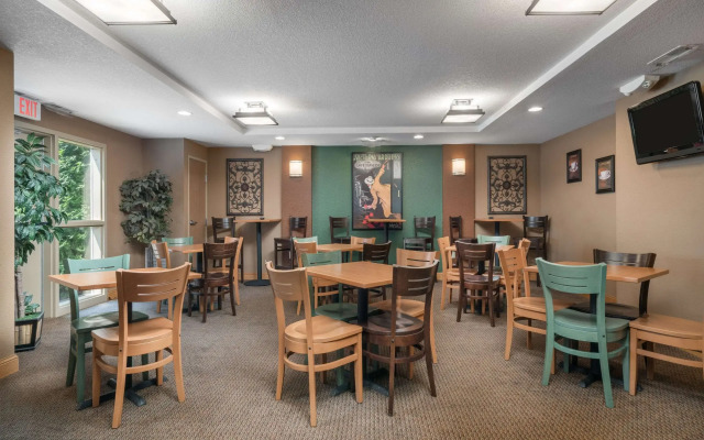 AmericInn by Wyndham Newton