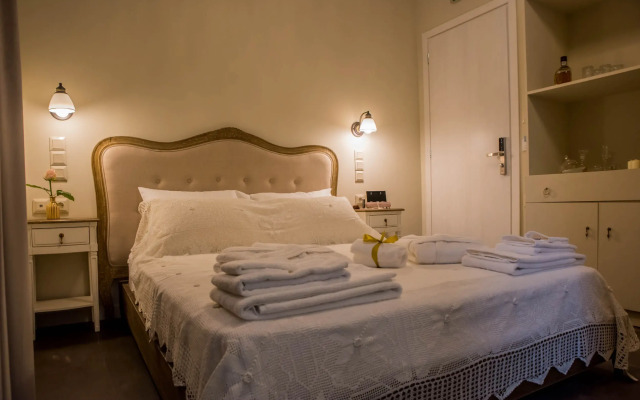 Kyria Boutique House