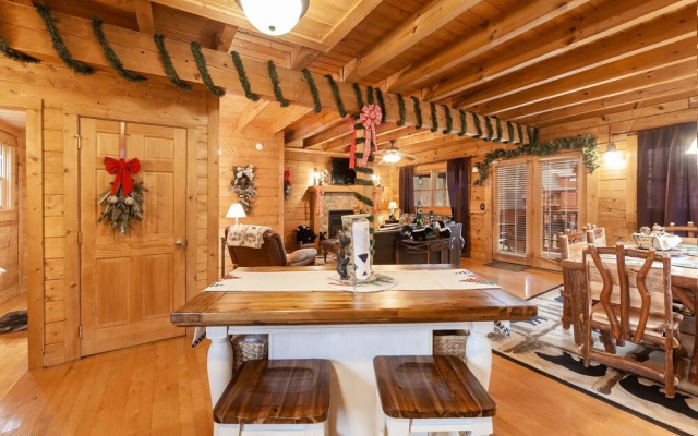Something Extra 2 Bedroom Cabin by RedAwning