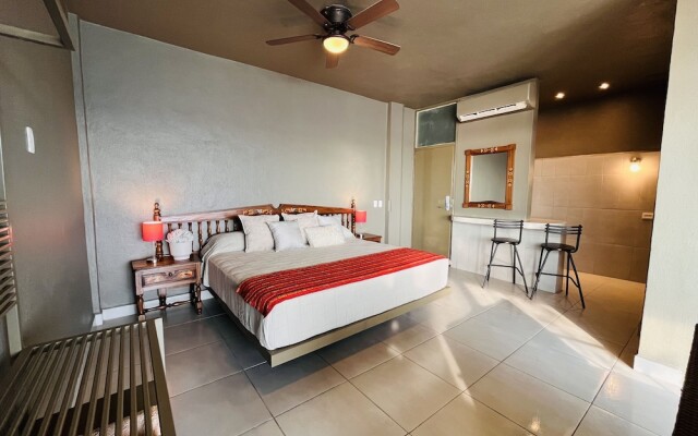Marthas Suites & Hotel