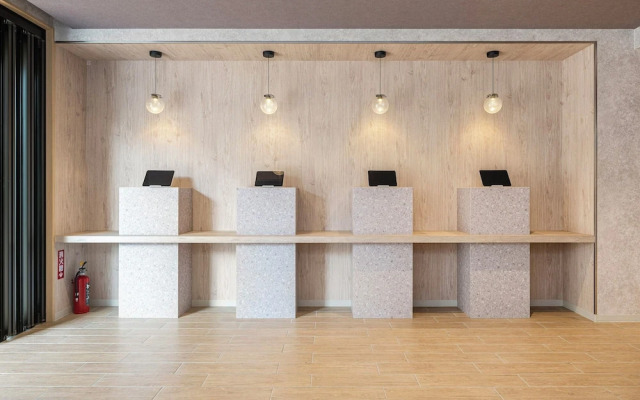 Lacer Okinawa Naha Tomariport