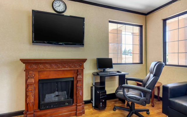 Econo Lodge Nashville near Percy Priest Lake