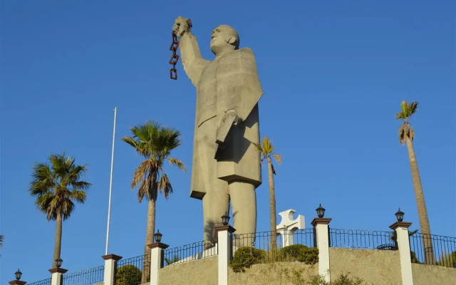 Отель Bazarell Inn