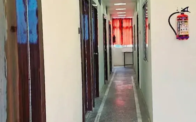 Hotel Meri & Residency