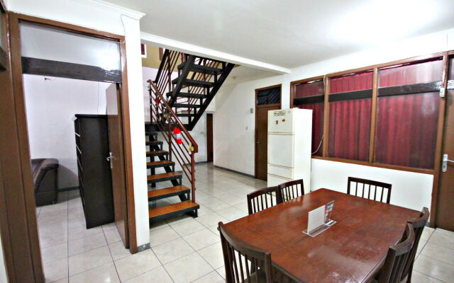 De Sun Pasteur Guest House by HouseinBandung