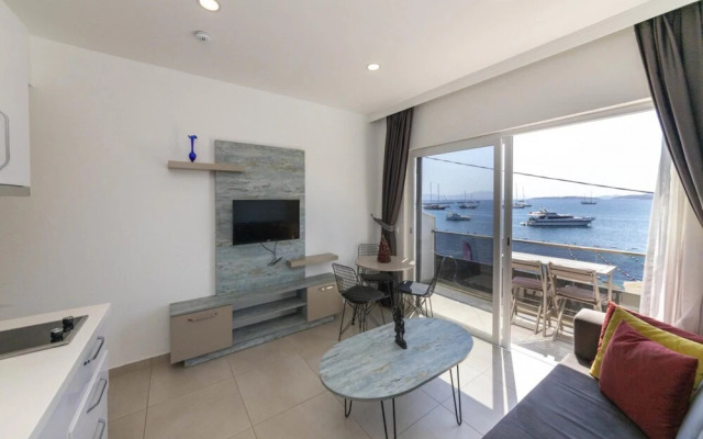 Seafront Flat With Excellent Sea View in Bodrum