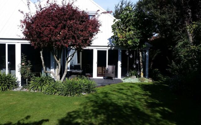 Berni's Boutique BnB Airport