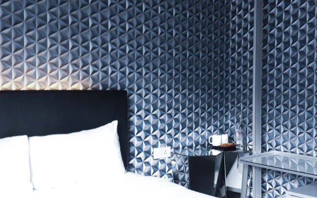 J Hotel