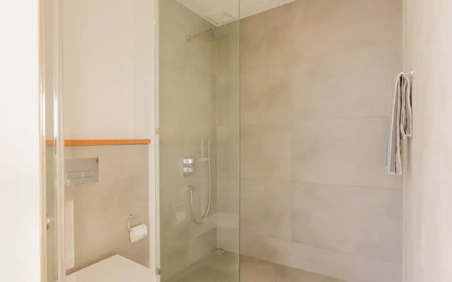 Yamu Hills Panoramic Ocean View 6 Bed Luxury Vila