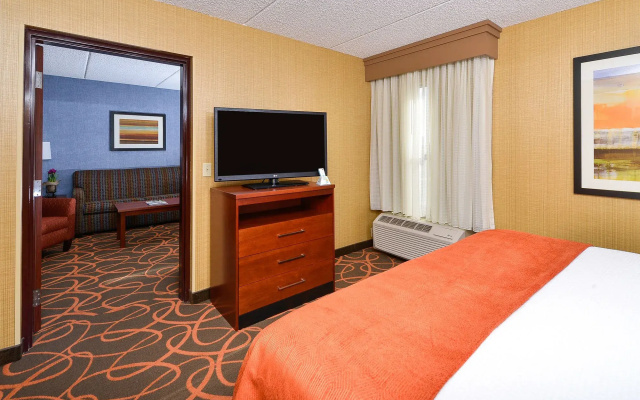 Best Western Plus Fresno Airport Hotel