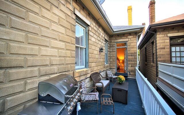 Downtown Savannah Oasis 4 BR 3 BA