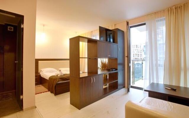 Sun Gate Aparthotel
