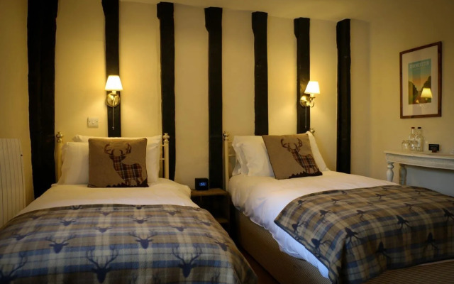 Horse & Groom - Upper Oddington