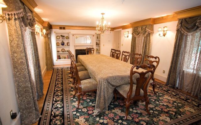 1840s Carrollton Inn