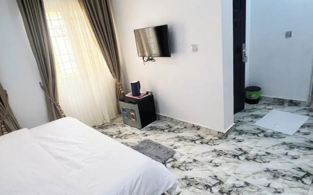 Ayinde homes
